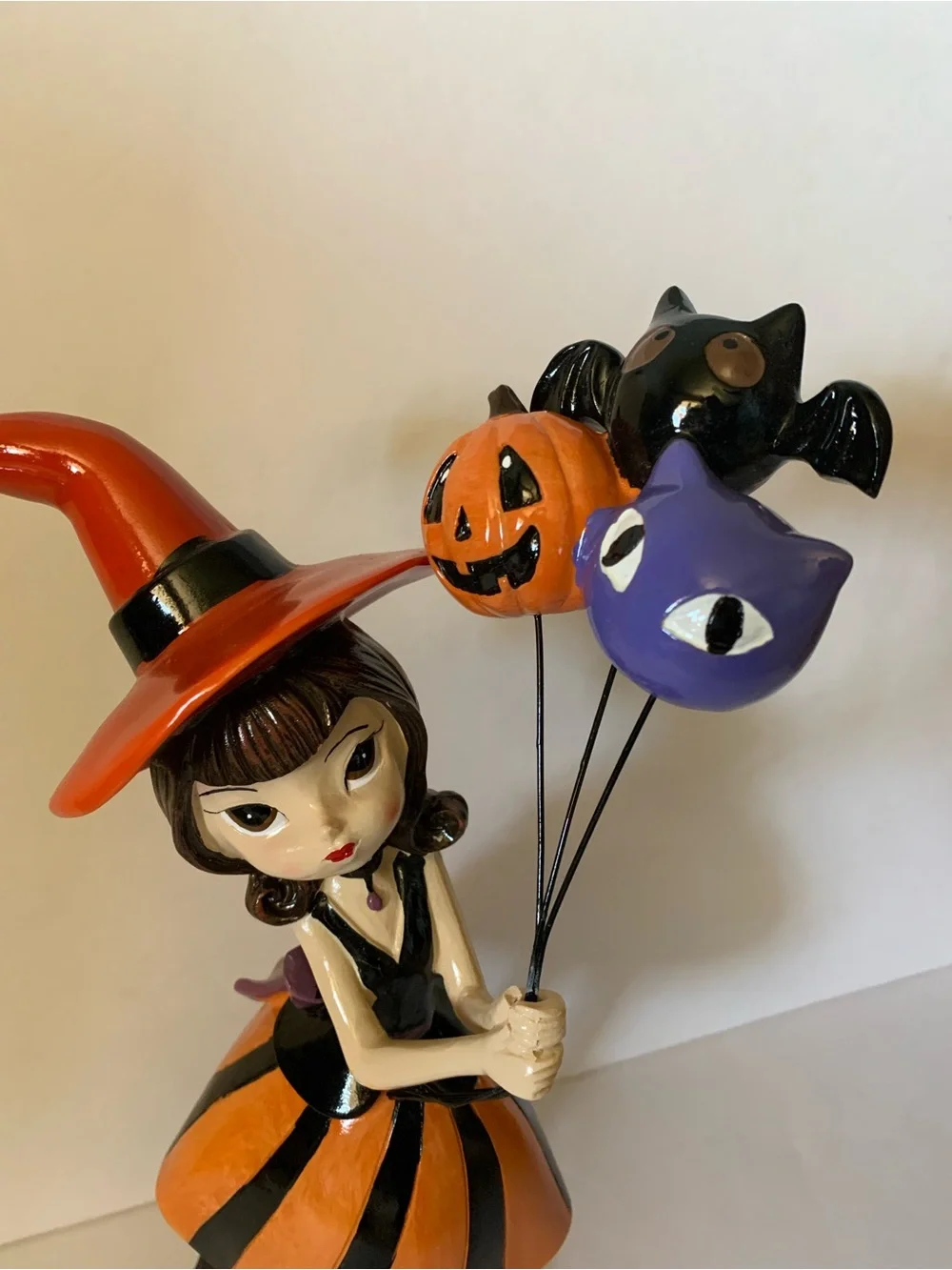 ❌FINAL PRICE❌Bella Lux Witch With Balloons Figure